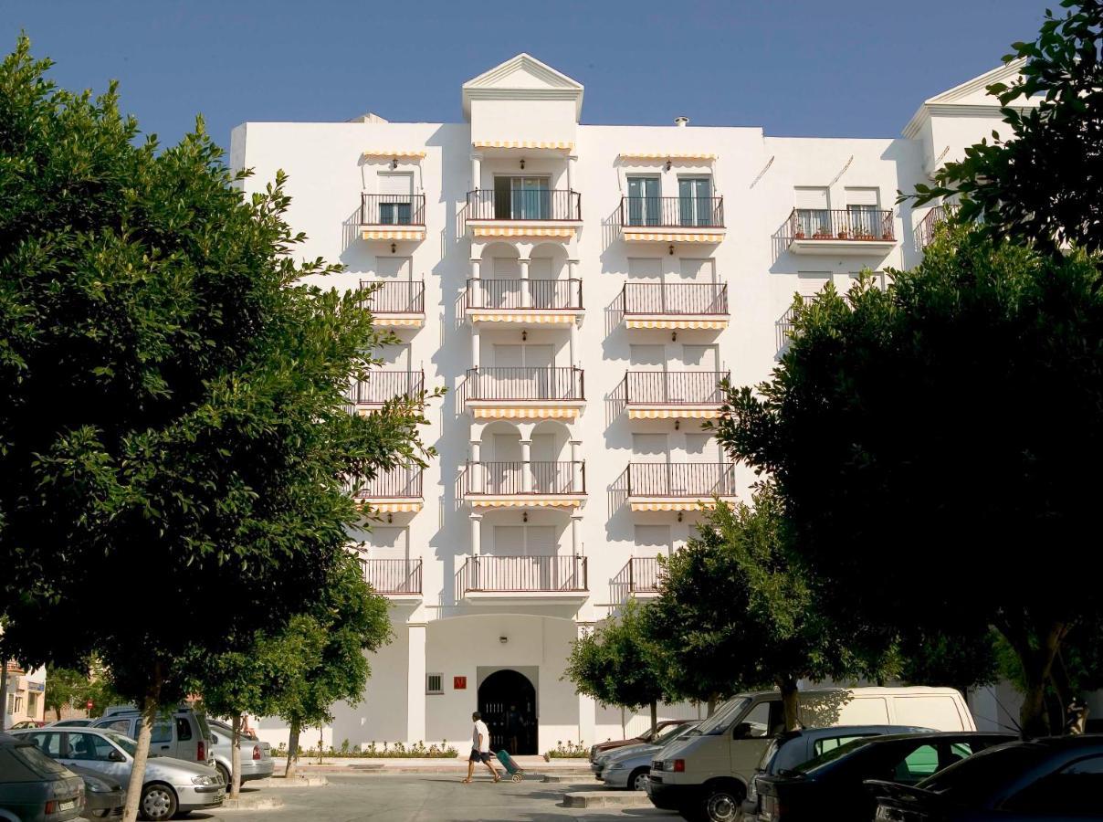 Apartamentos Miguel Angel エステポナ エクステリア 写真